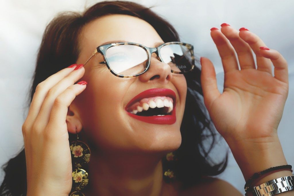 How To Make a Girl Laugh?